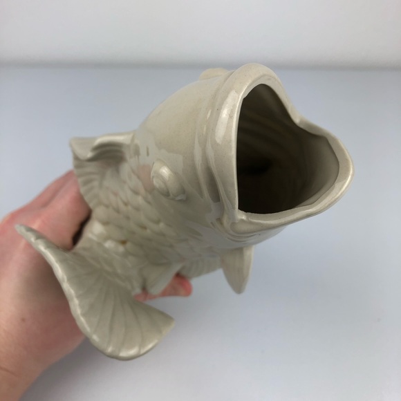 VINTAGE 8" White Koi Fish Vase Water Jumping Flowe - Picture 6 of 16